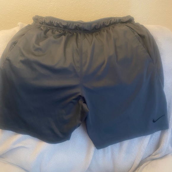 Mens Nike Shorts - Picture 3 of 3